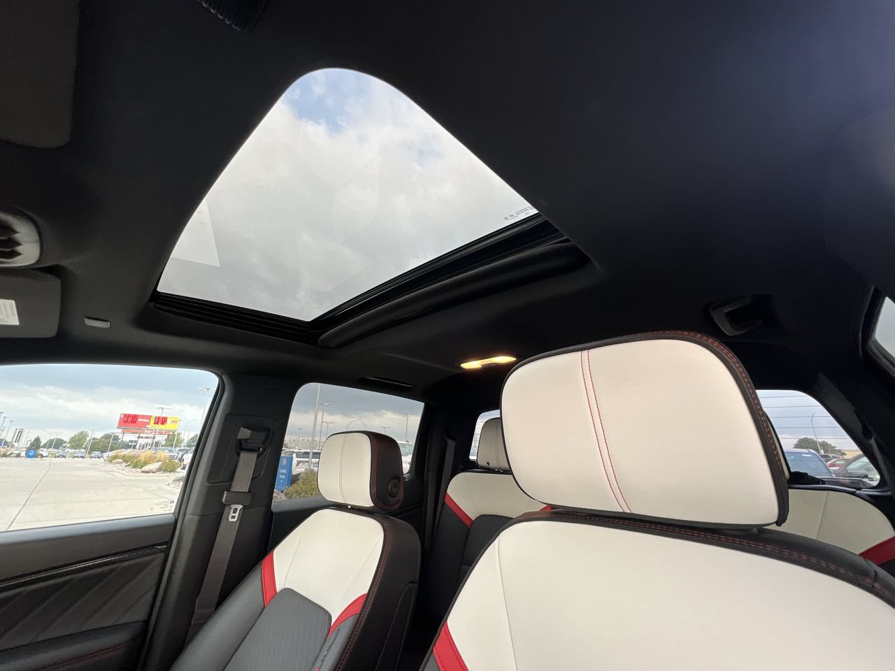 Used 2024 GMC Canyon AT4X AWD/4WD image 19