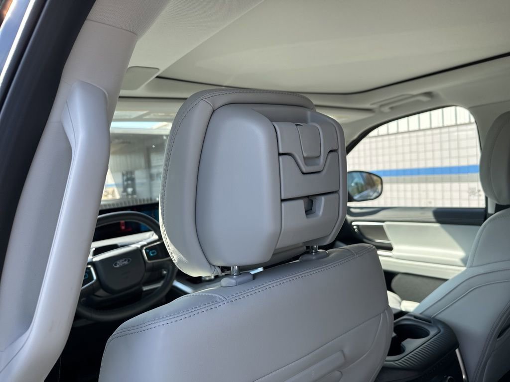 New 2026 Ford Expedition Platinum w/ Driver's Package AWD/4WD image 15