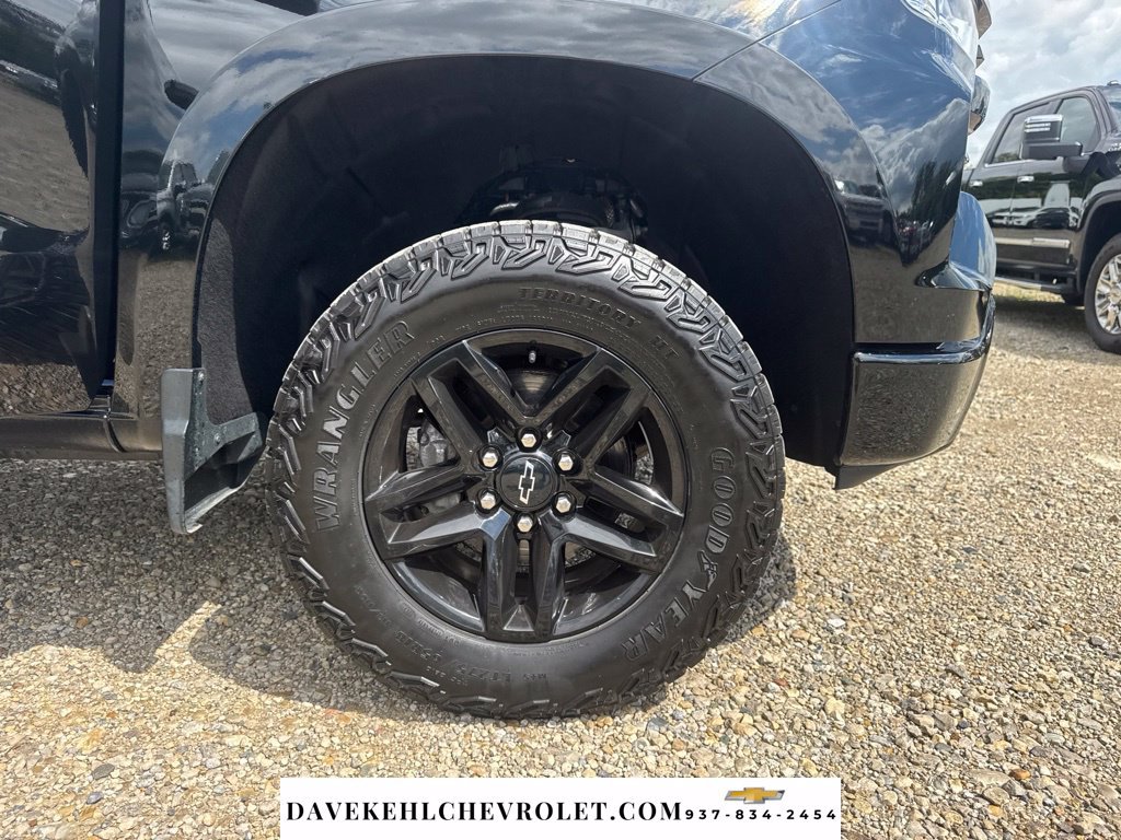 Used 2023 Chevrolet Silverado 1500 LT Trail Boss AWD/4WD image 17