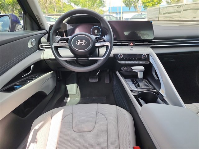 New 2025 Hyundai Elantra Limited image 11
