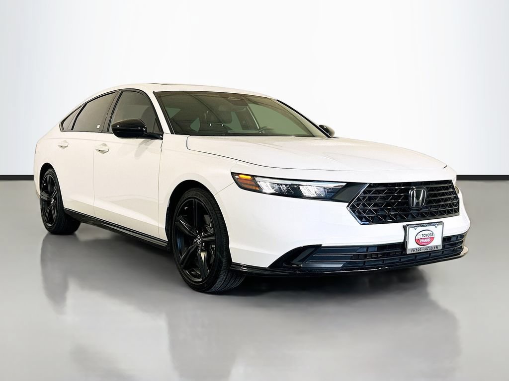 Used 2025 Honda Accord Sport image 3
