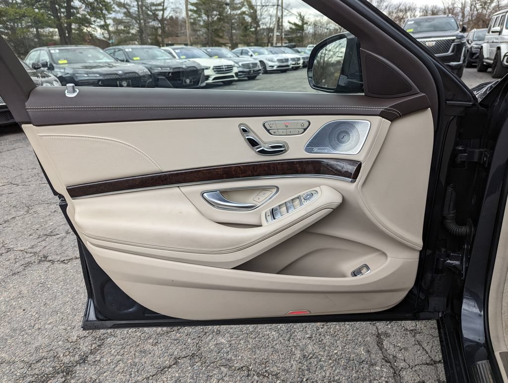 Used 2018 Mercedes-Benz S 560 4MATIC Sedan image 11