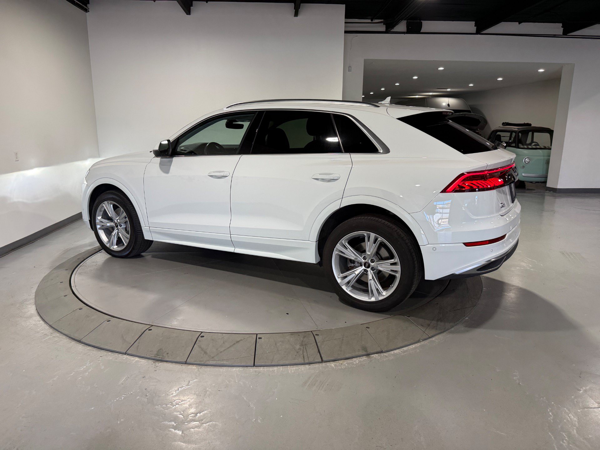 Used 2023 Audi Q8 Premium w/ Convenience Package AWD/4WD image 10