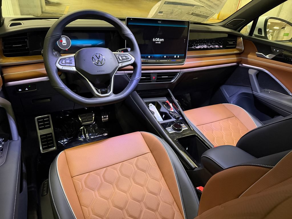 New 2026 Volkswagen Tiguan SEL R-Line AWD/4WD image 12
