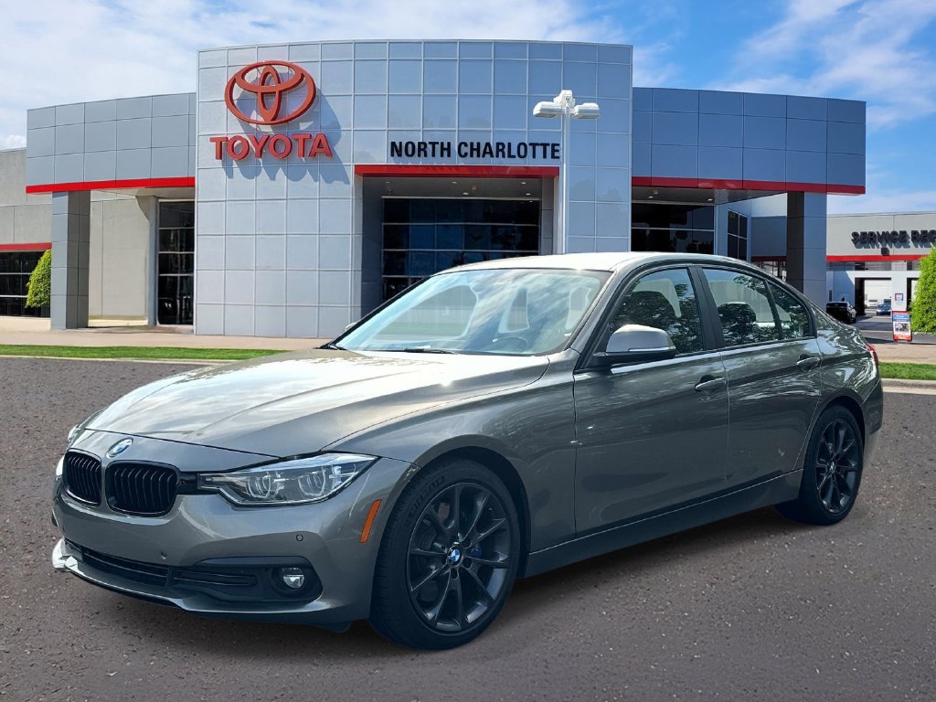 Used 2017 BMW 320i Sedan RWD image 3