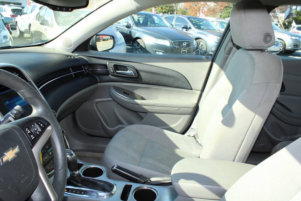 Used 2014 Chevrolet Malibu LS w/ Protection Package FWD image 14