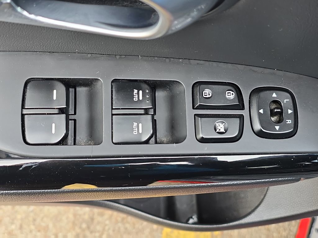 Used 2016 Kia Soul + w/ Tarmac Special Edition image 26