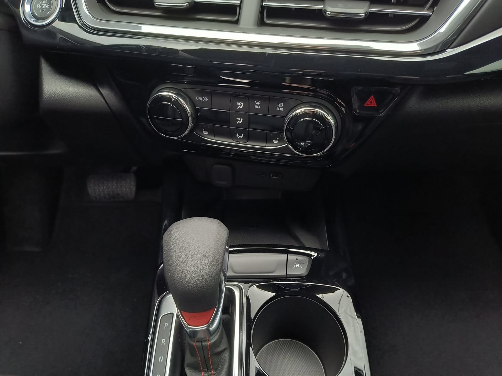 New 2026 Chevrolet Trax RS w/ Sunroof Package FWD image 26
