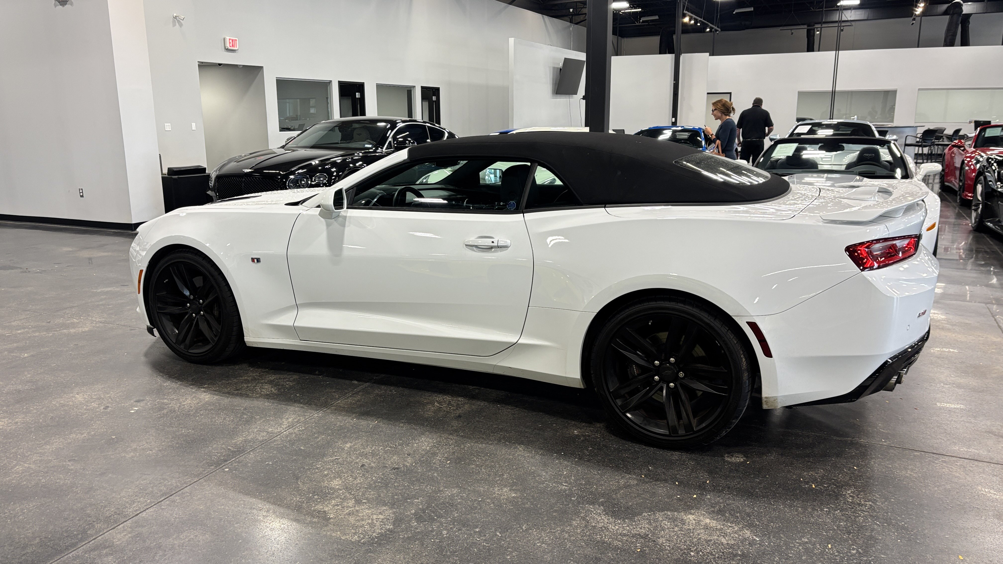 Used 2017 Chevrolet Camaro SS RWD image 4