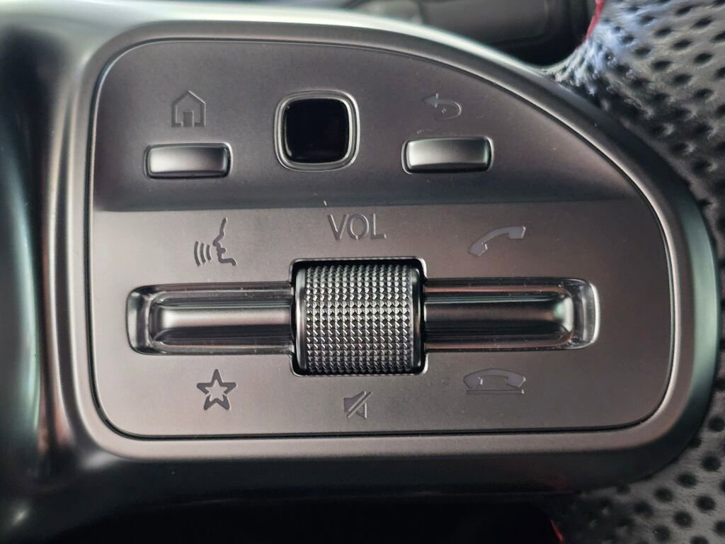 Used 2022 Mercedes-Benz CLA 250 4MATIC image 42