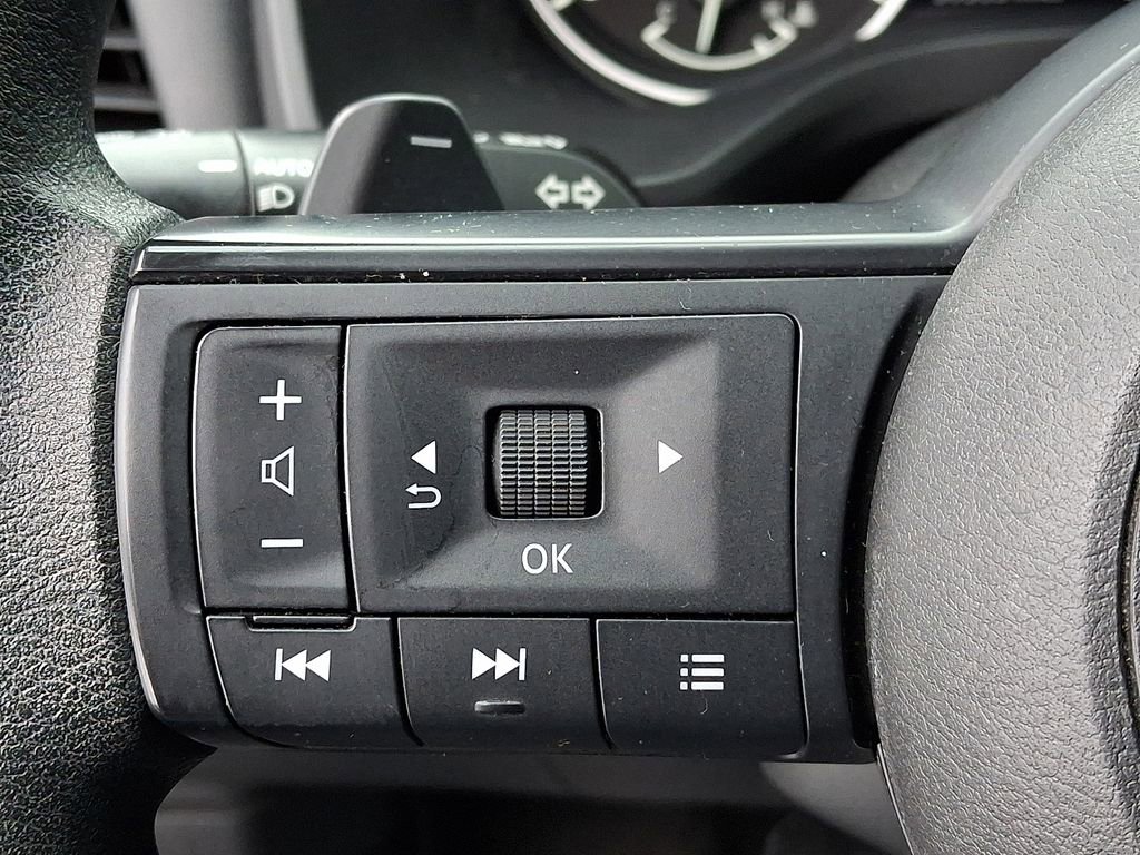 Used 2023 Nissan Rogue S image 20