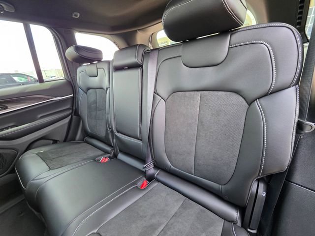 New 2026 Jeep Grand Cherokee Altitude AWD/4WD image 14