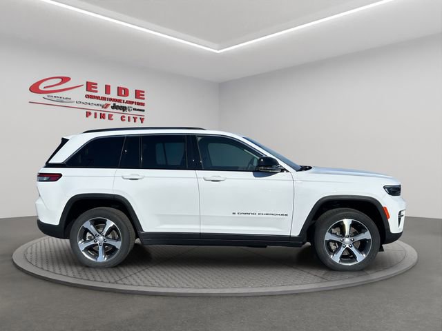 Used 2023 Jeep Grand Cherokee 4WD 4xe image 7
