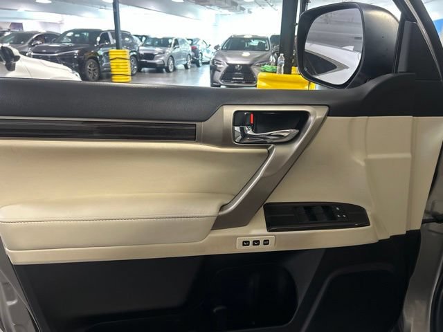 Used 2020 Lexus GX 460 Premium w/ Premium Package AWD/4WD image 13