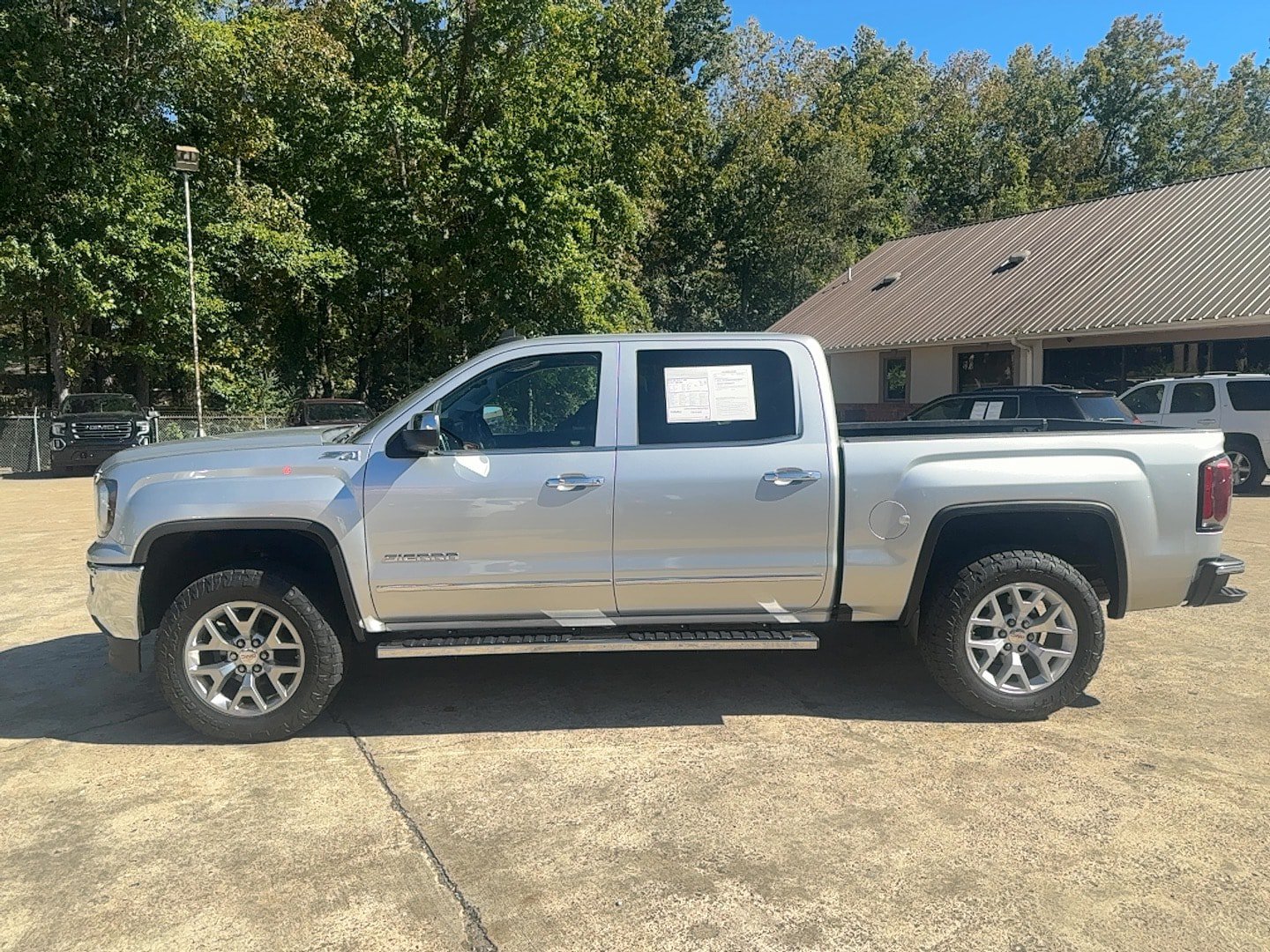 Used 2018 GMC Sierra 1500 SLT AWD/4WD image 7