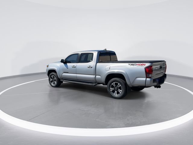 Used 2019 Toyota Tacoma TRD Sport AWD/4WD image 5