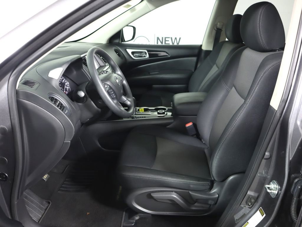 Used 2019 Nissan Pathfinder S image 19
