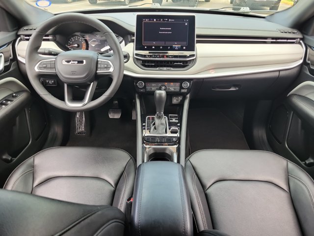 Used 2025 Jeep Compass Limited AWD/4WD image 11
