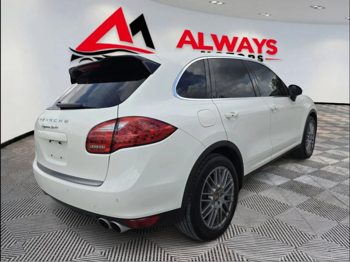 Used 2011 Porsche Cayenne Turbo AWD/4WD image 5