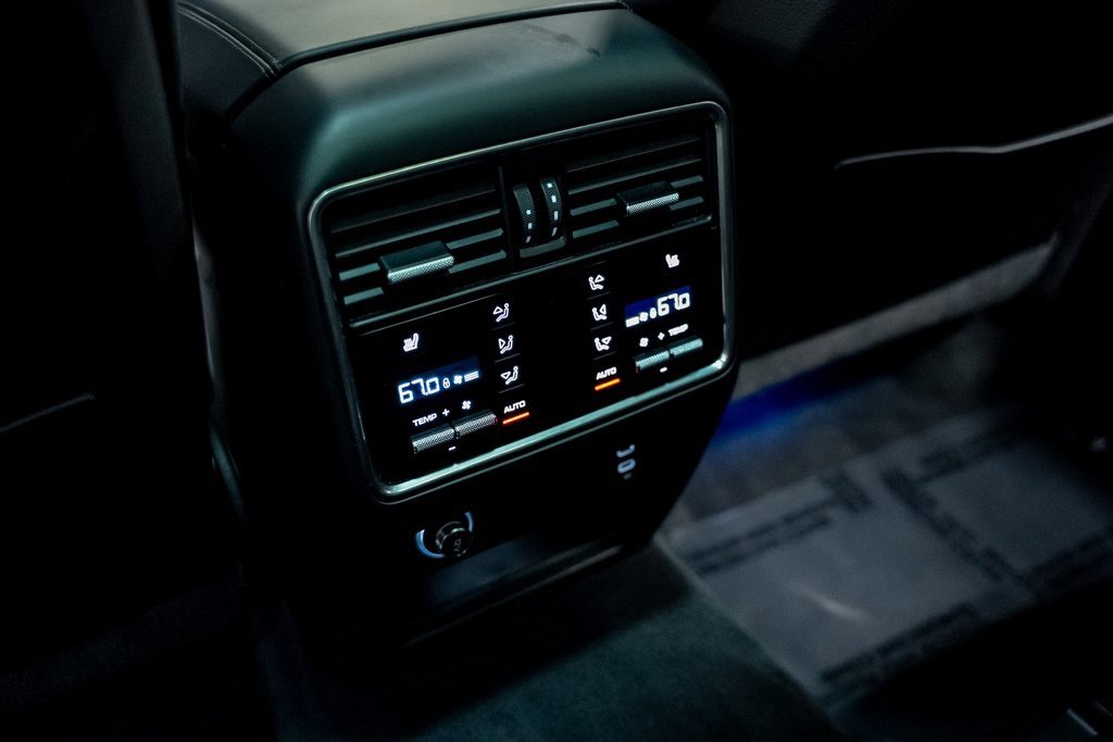 Used 2022 Porsche Cayenne S Platinum image 43