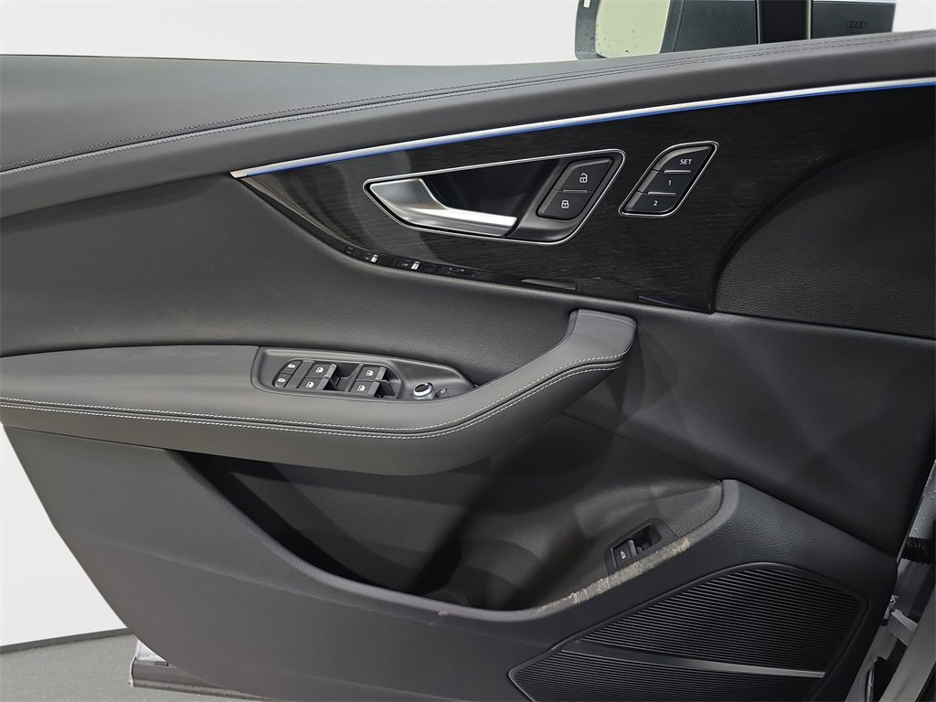 New 2025 Audi Q7 3.0T Prestige image 26