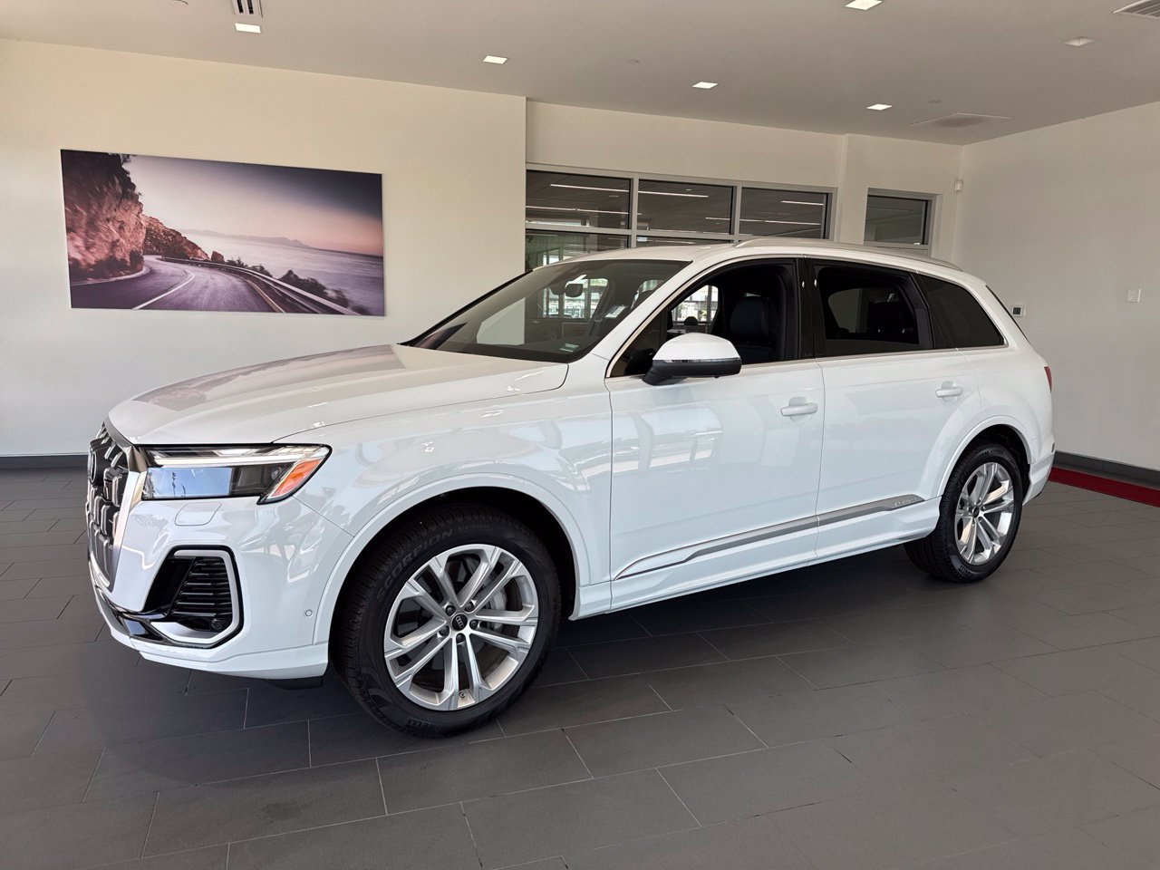 Certified 2026 Audi Q7 2.0T Premium Plus AWD/4WD image 4