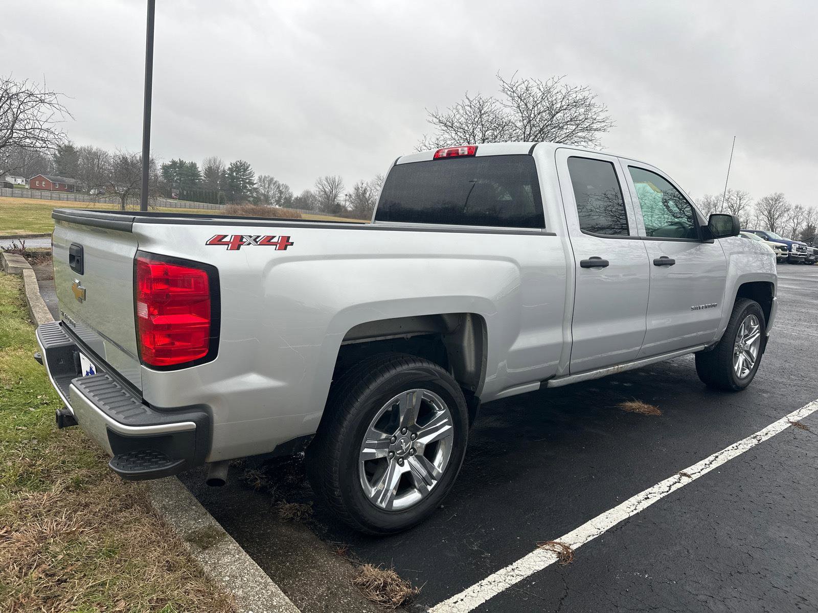 Used 2018 Chevrolet Silverado 1500 Custom w/ Custom Value Package image 11