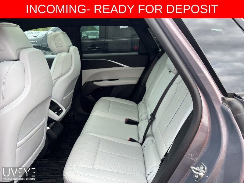Used 2024 Cadillac Lyriq Luxury w/ LPO, Floor Liner Package AWD/4WD image 7