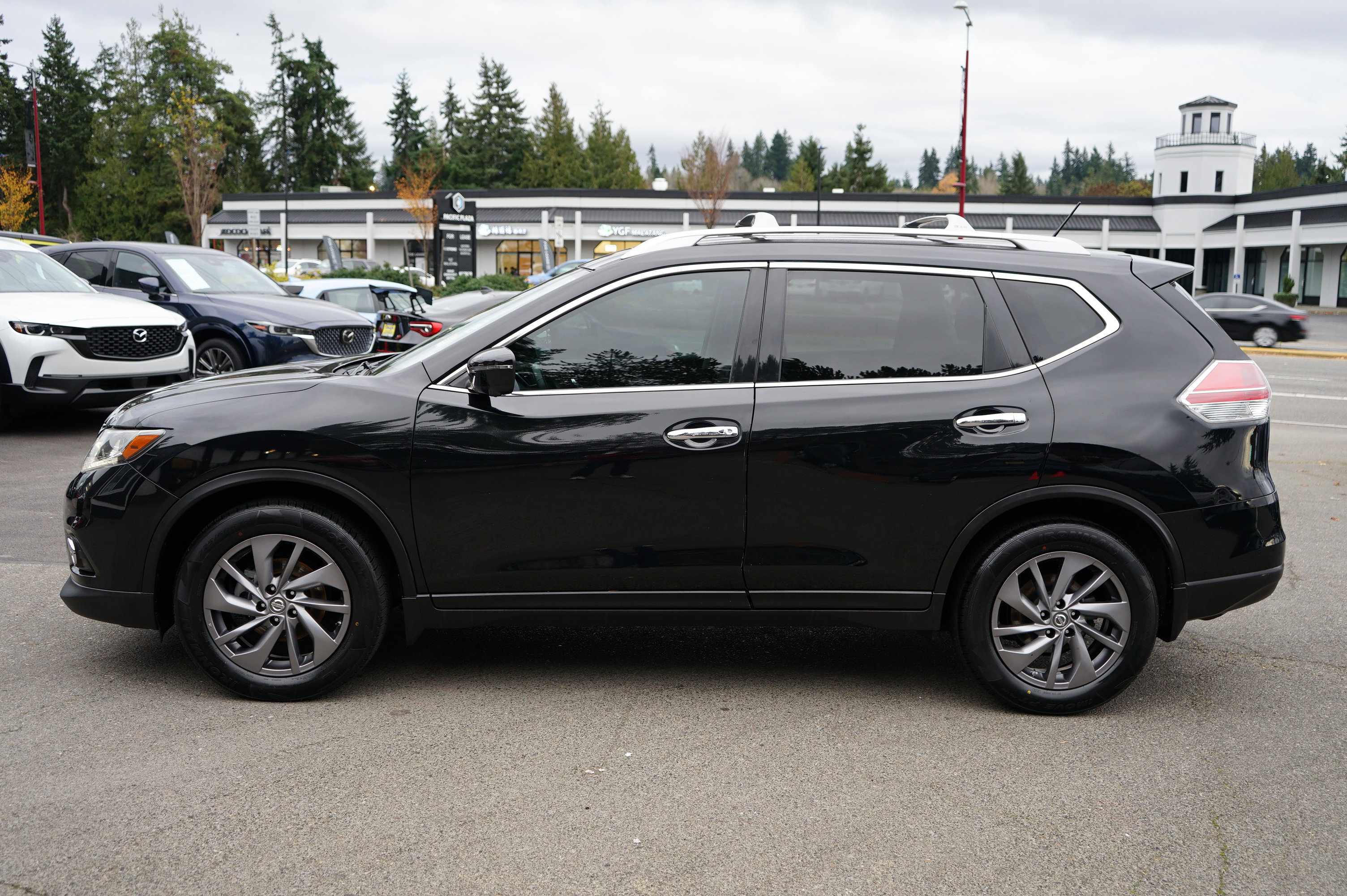 Used 2016 Nissan Rogue SL w/ SL Premium Package image 7