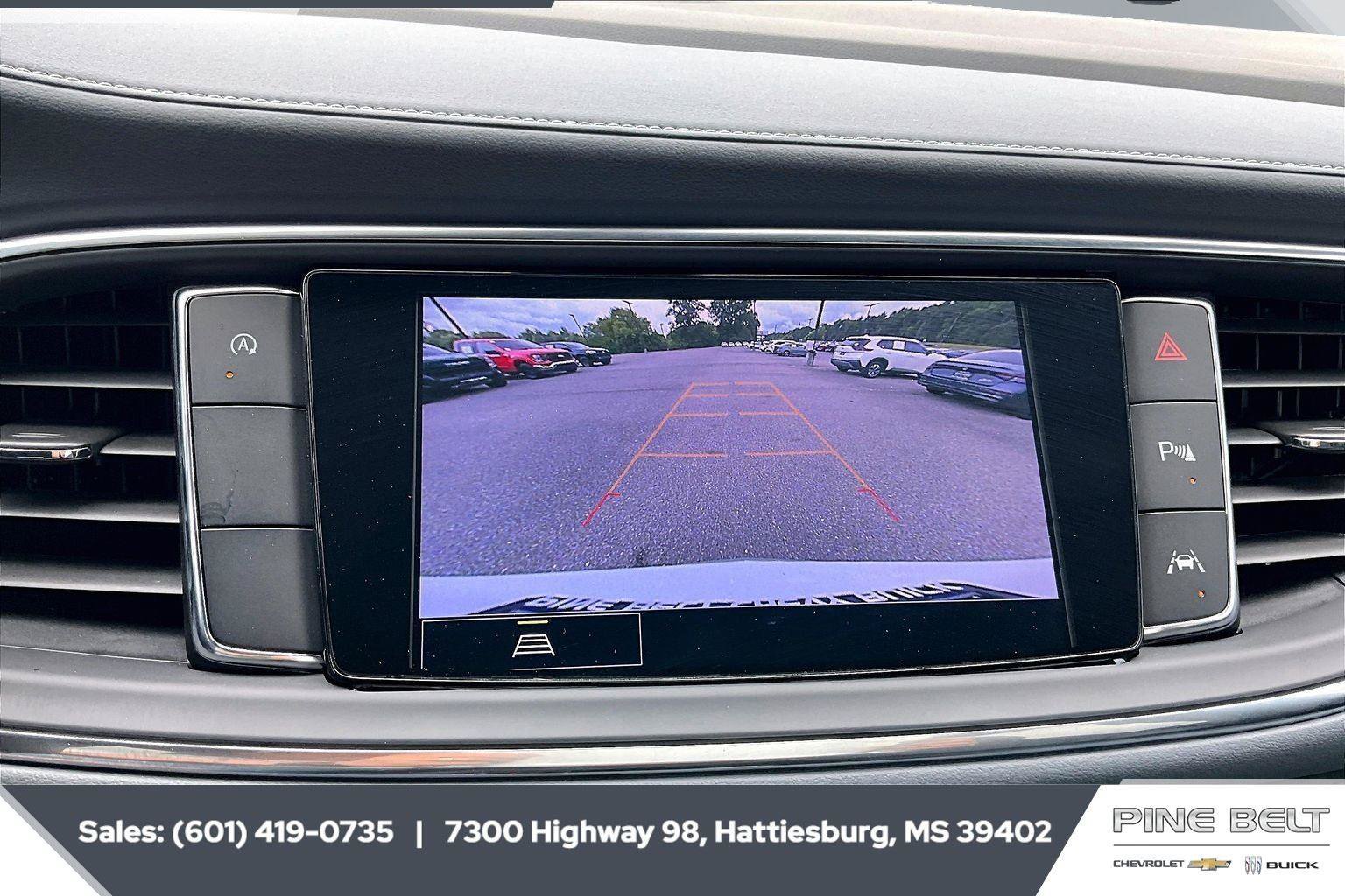 Used 2023 Buick Enclave Essence FWD image 15
