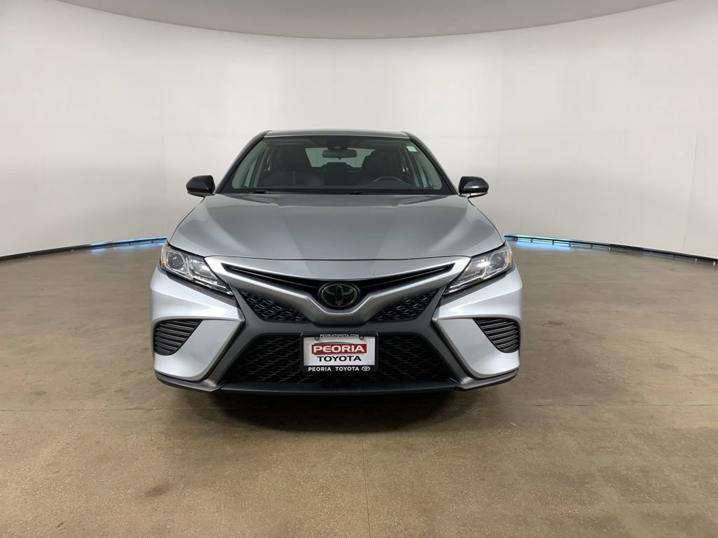 Used 2020 Toyota Camry SE image 3
