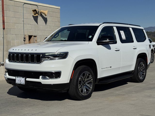Used 2025 Jeep Wagoneer 4WD image 3