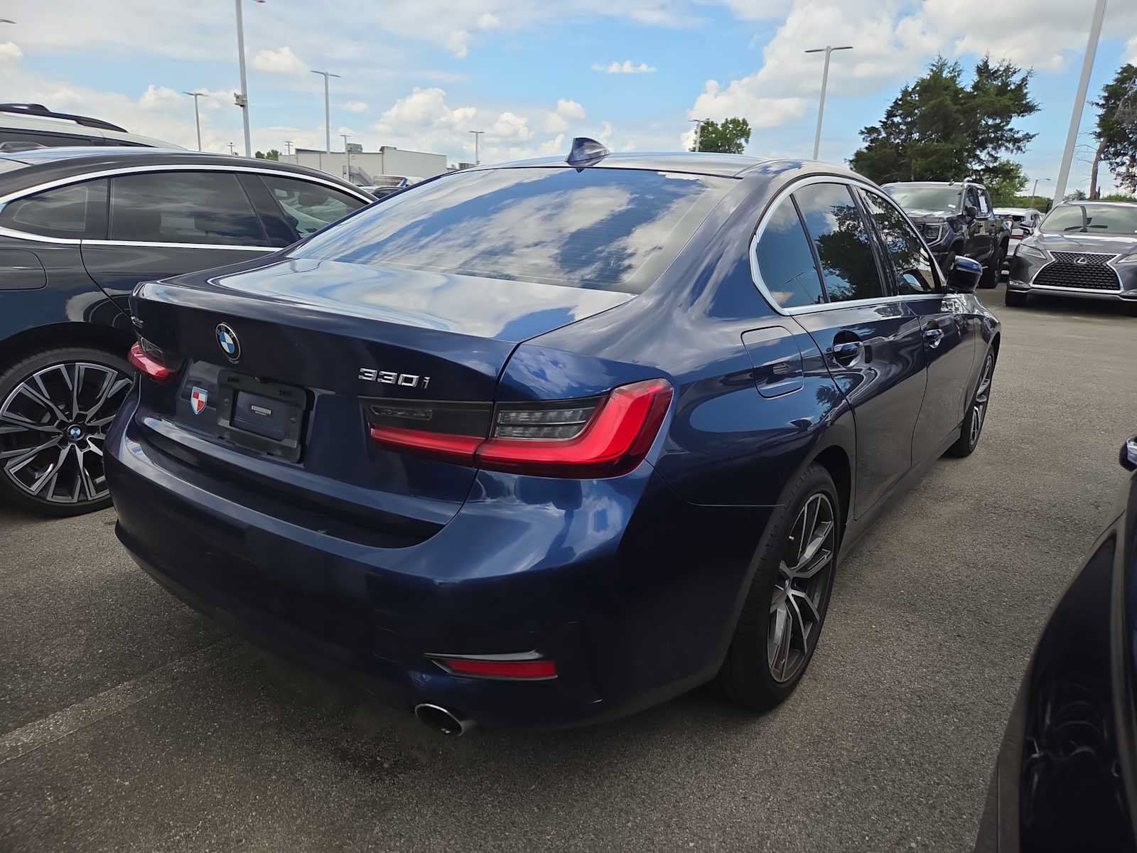 Used 2020 BMW 330i xDrive Sedan w/ Convenience Package AWD/4WD image 5