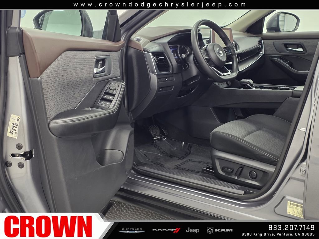 Used 2021 Nissan Rogue SV AWD/4WD image 25
