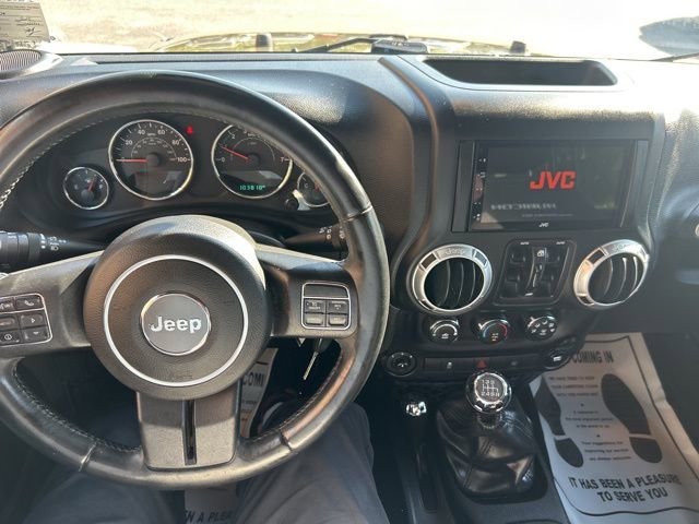 Used 2015 Jeep Wrangler Unlimited Rubicon w/ Dual Top Group image 9