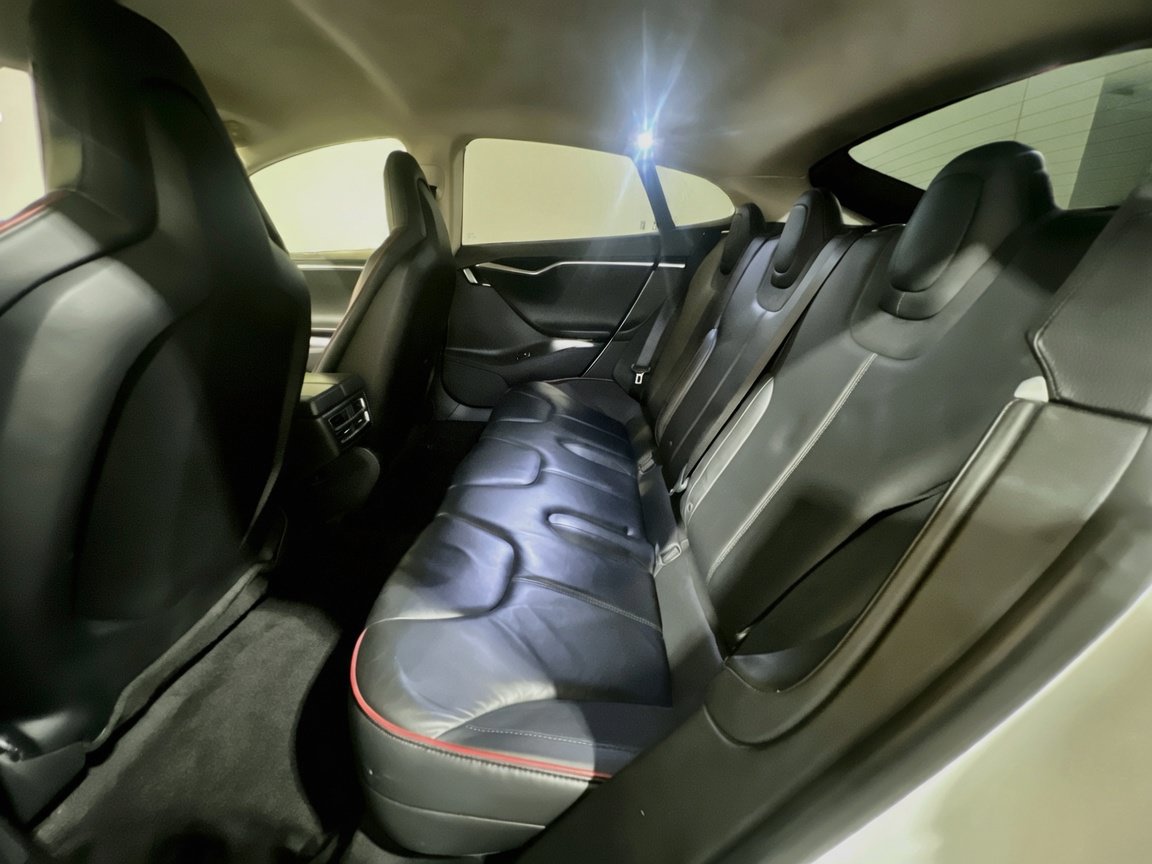 Used 2013 Tesla Model S Performance RWD image 17