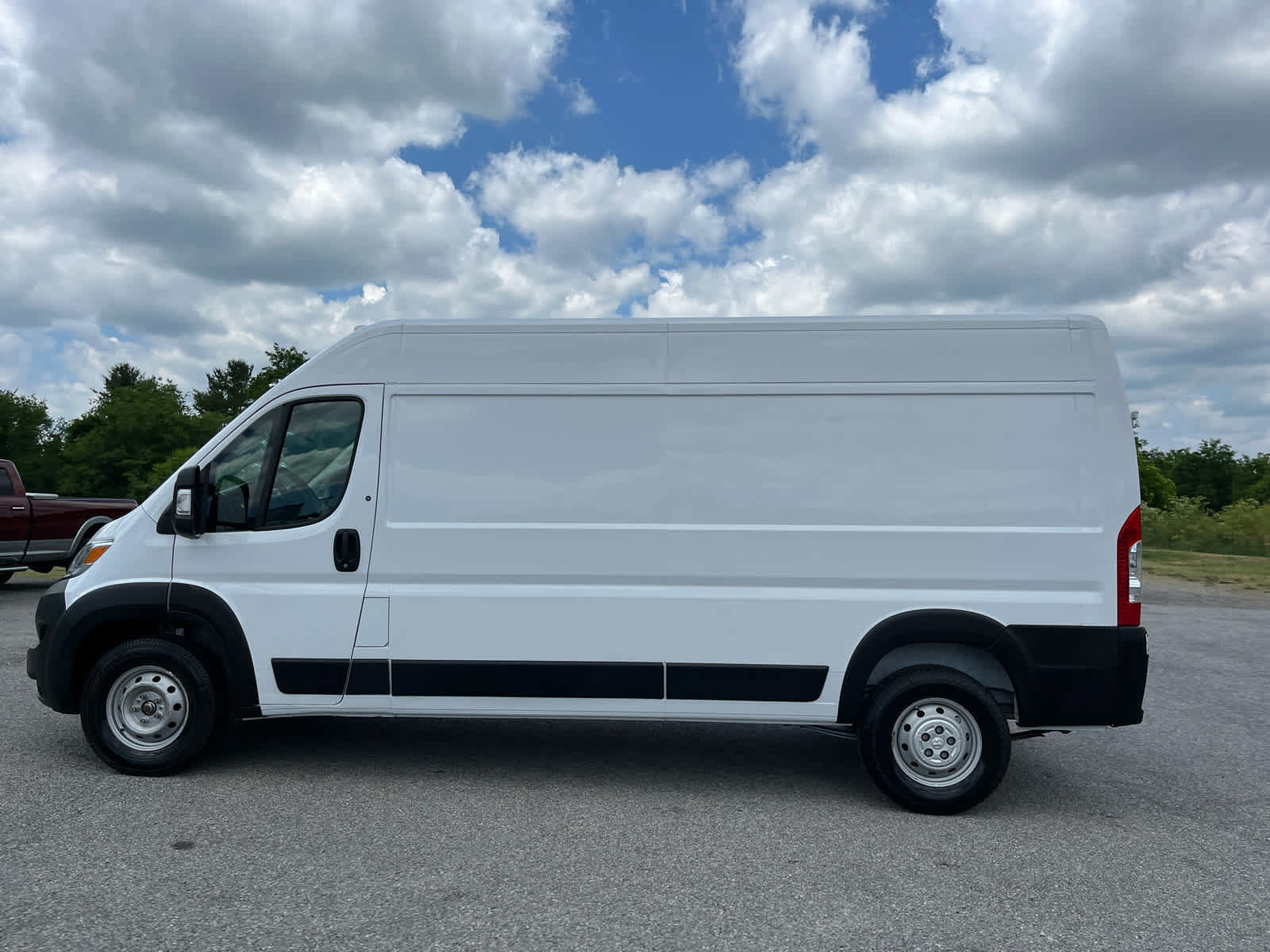 Used 2023 RAM ProMaster 2500 FWD image 6