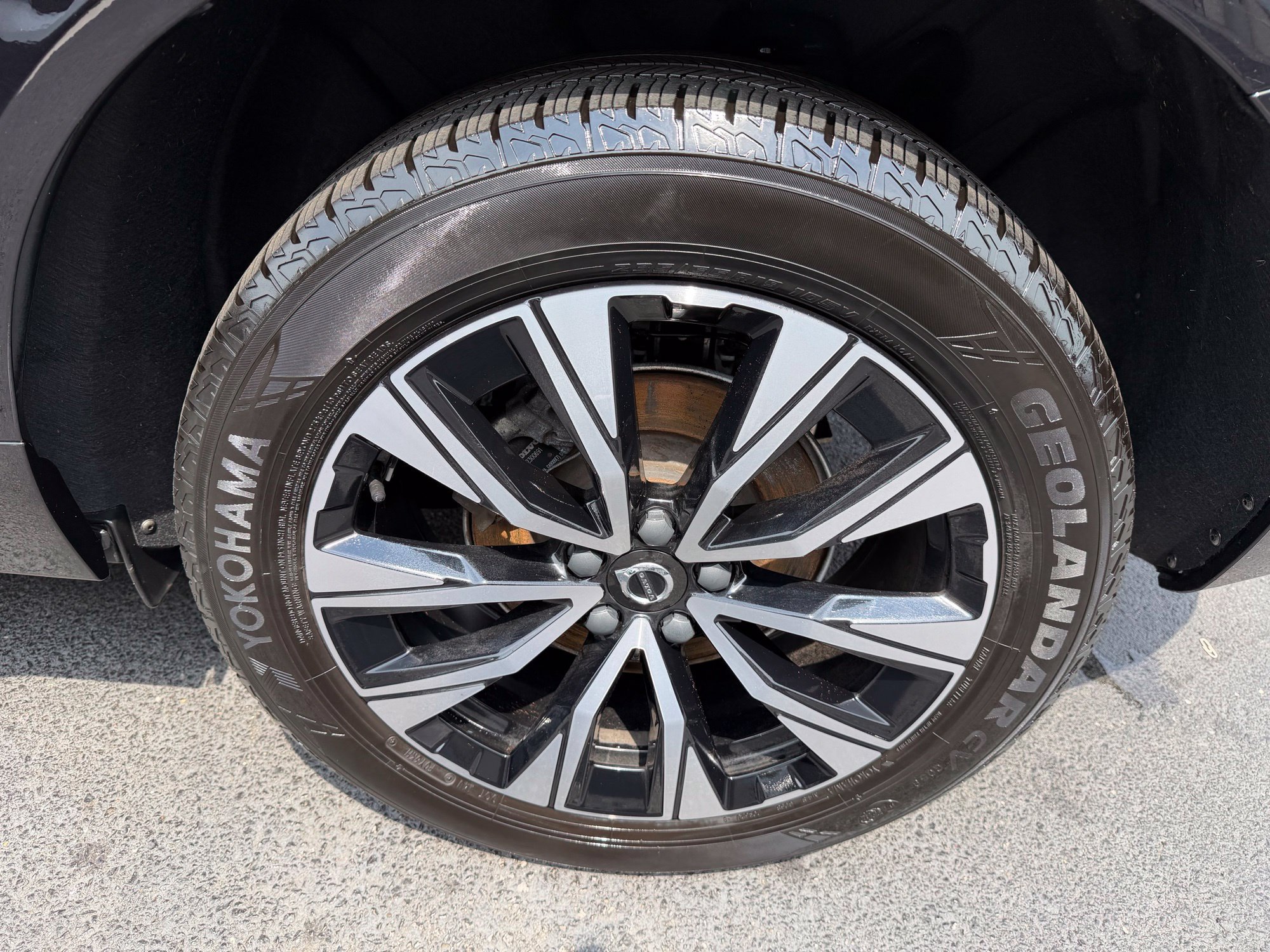 Used 2023 Volvo XC60 B5 Plus AWD/4WD image 9