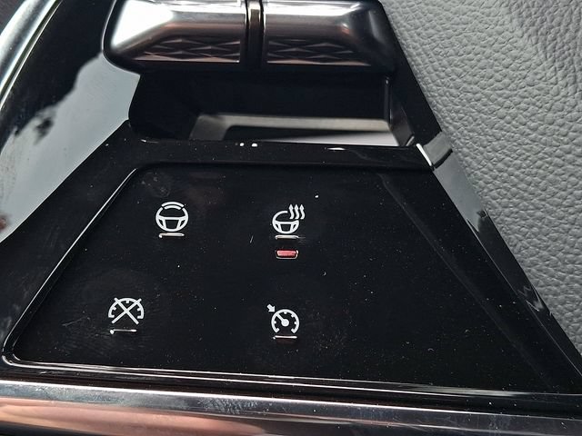 New 2027 Cadillac Optiq Luxury w/ LPO, Floor Liner Package AWD/4WD image 14