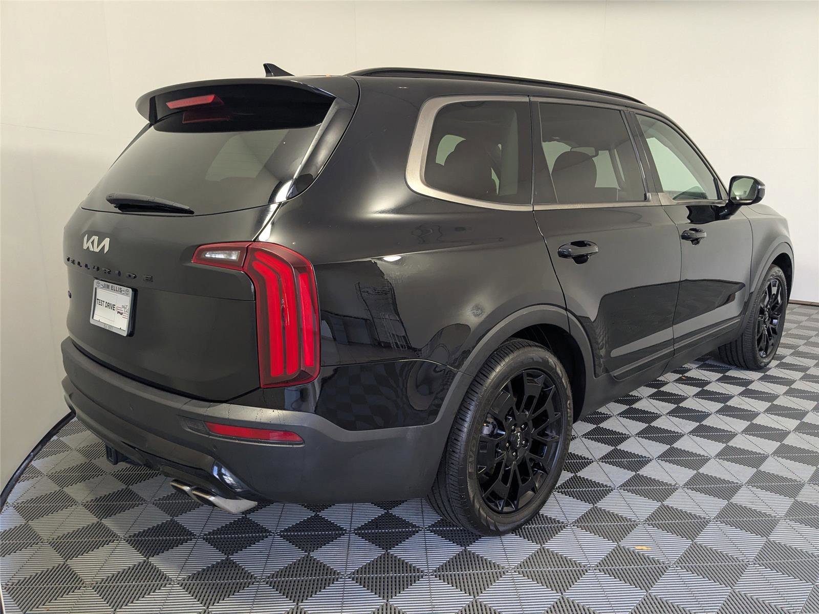 Used 2022 Kia Telluride SX w/ Nightfall Edition Package image 5