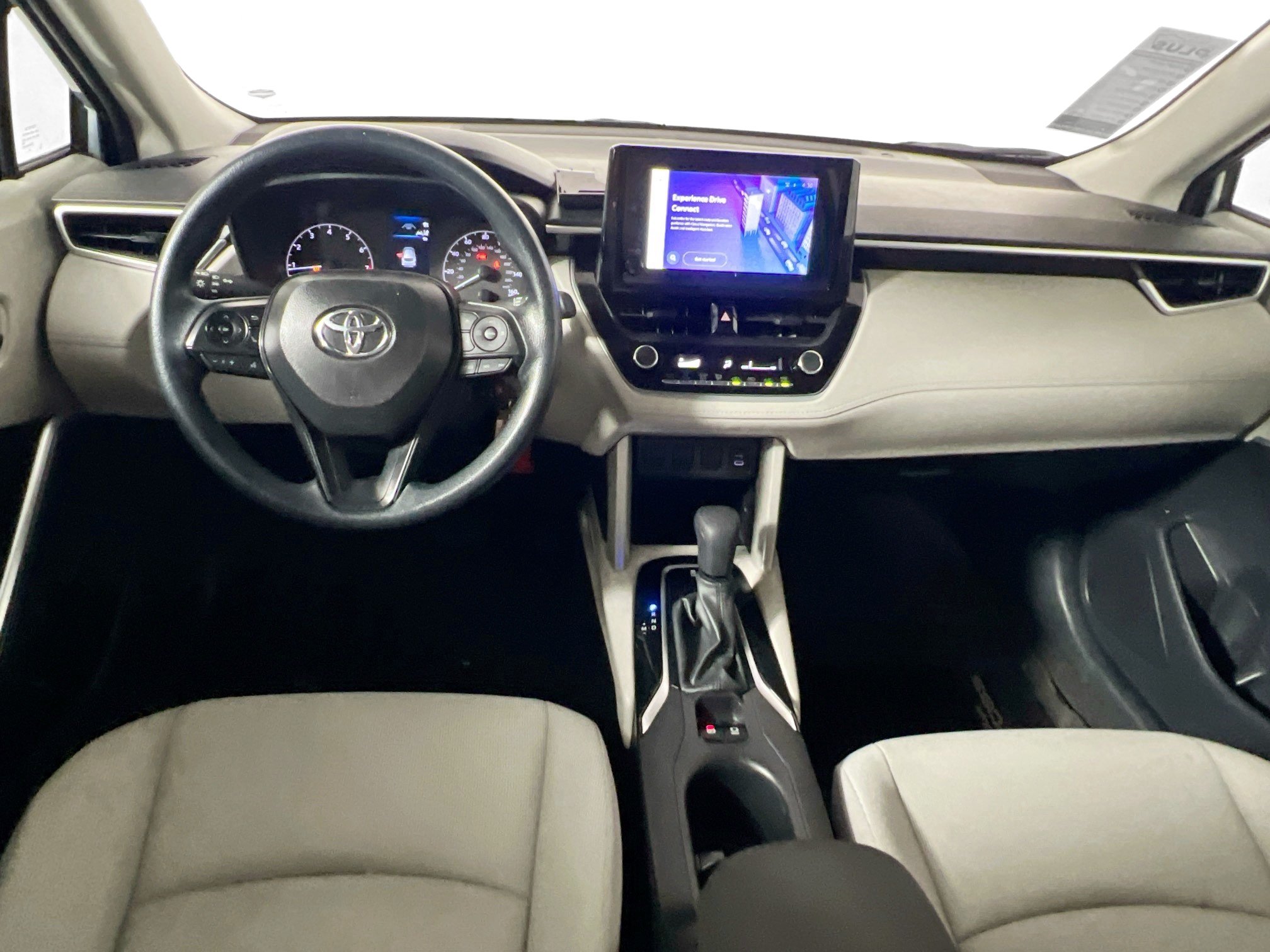 Used 2024 Toyota Corolla Cross L FWD image 28