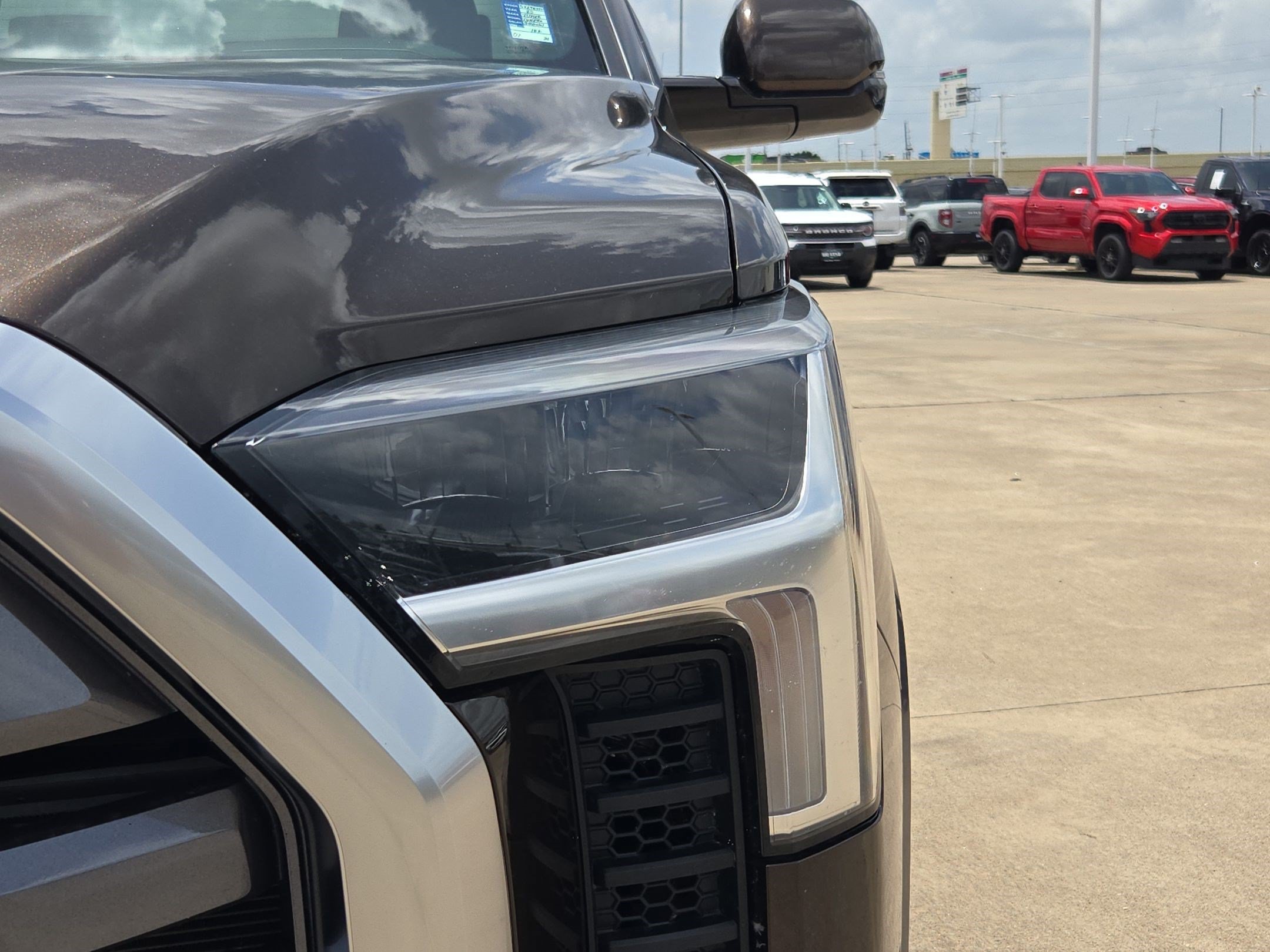 Used 2025 Toyota Tundra Limited w/ Power Package AWD/4WD image 12