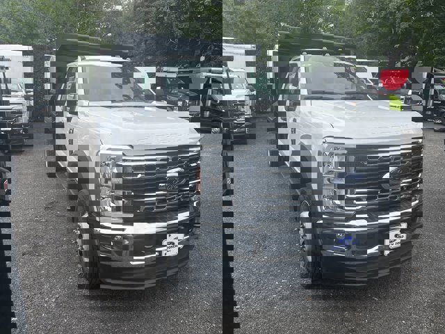 New 2025 Ford F550 XL 4x4 w/ XL Chrome Package image 3