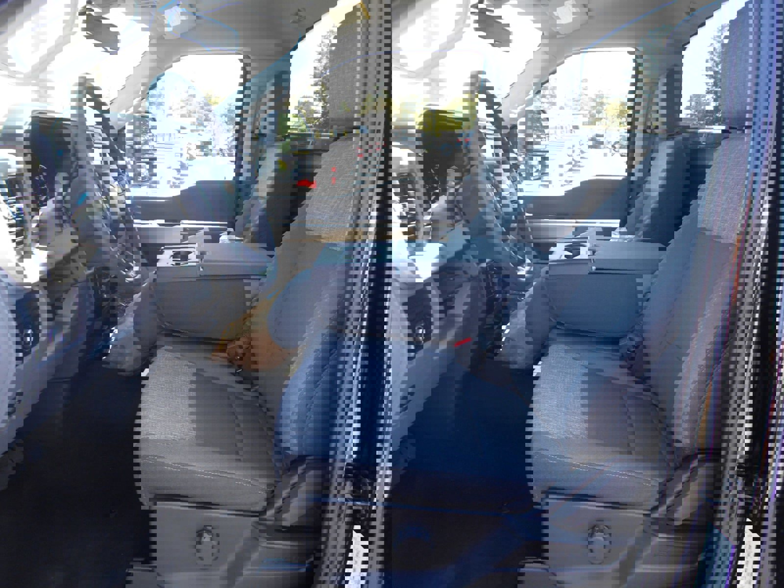 Used 2025 Ford F550 2WD Regular Cab Super Duty image 3