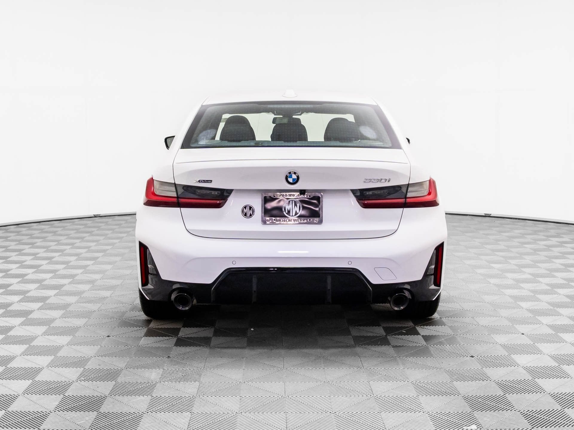 Used 2026 BMW 330i xDrive Sedan w/ M Sport Package AWD/4WD image 5