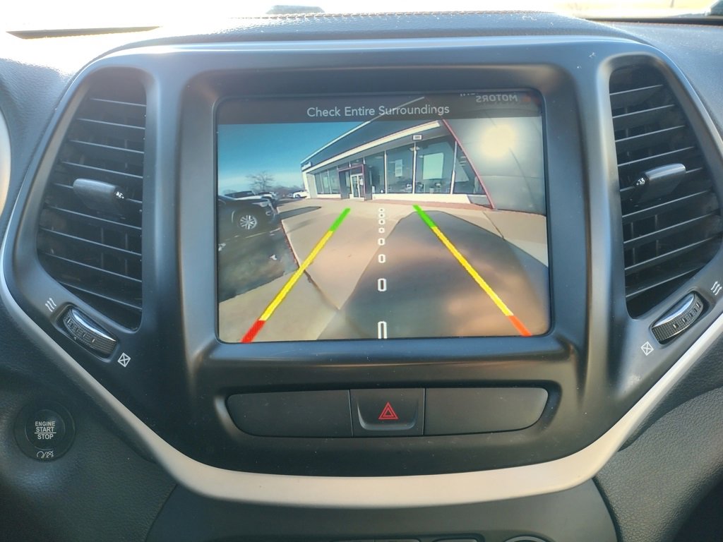 Used 2017 Jeep Cherokee Limited image 26