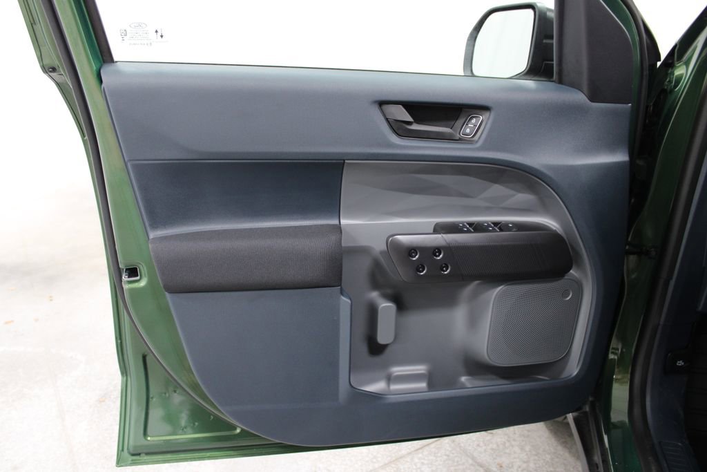 New 2025 Ford Maverick XL image 17