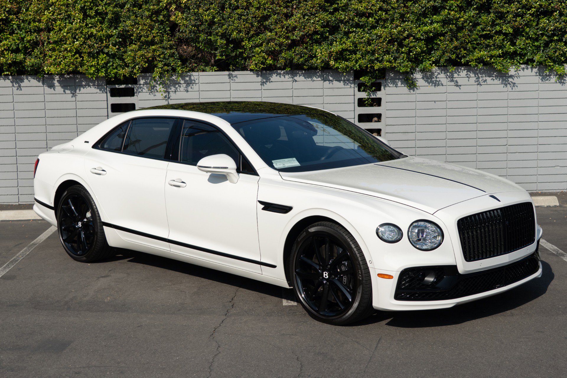 Used 2024 Bentley Flying Spur V8 image 11