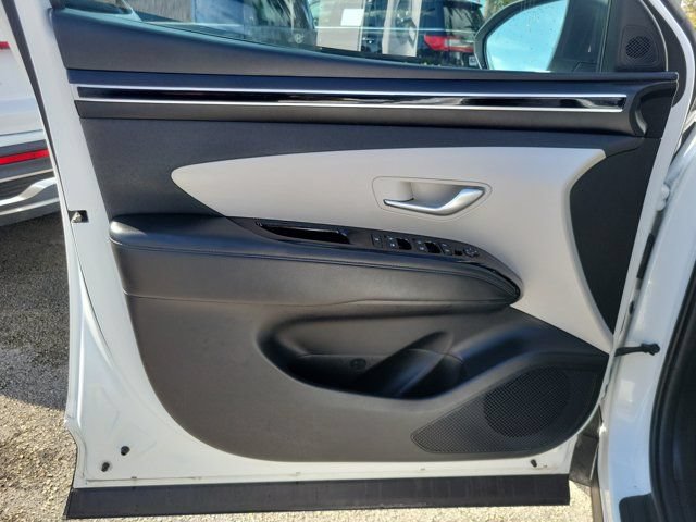 Certified 2022 Hyundai Tucson SEL w/ Convenience Package FWD image 16