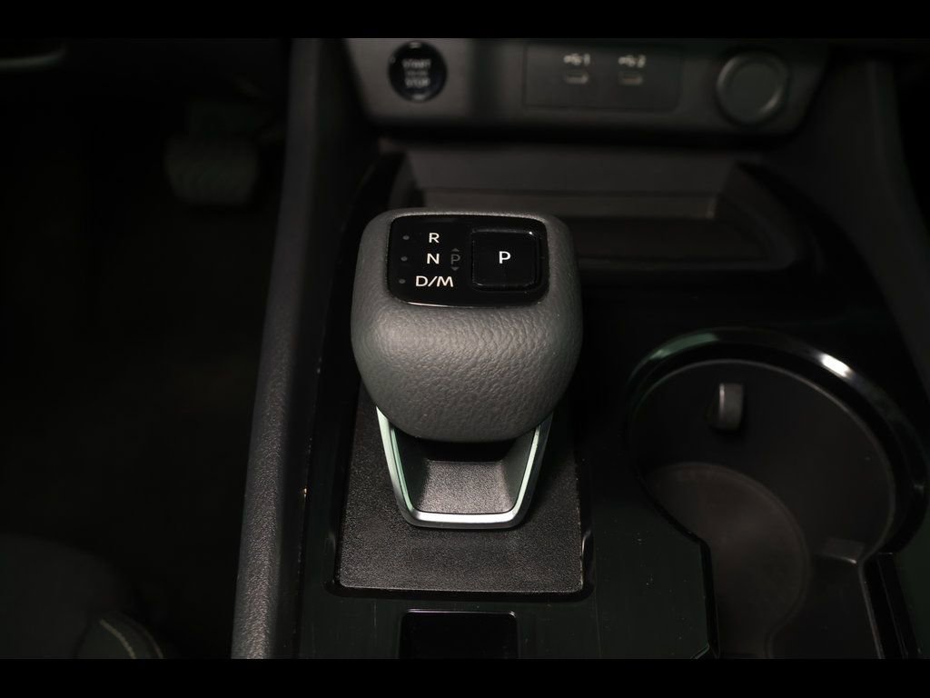 Used 2024 Nissan Rogue S image 11